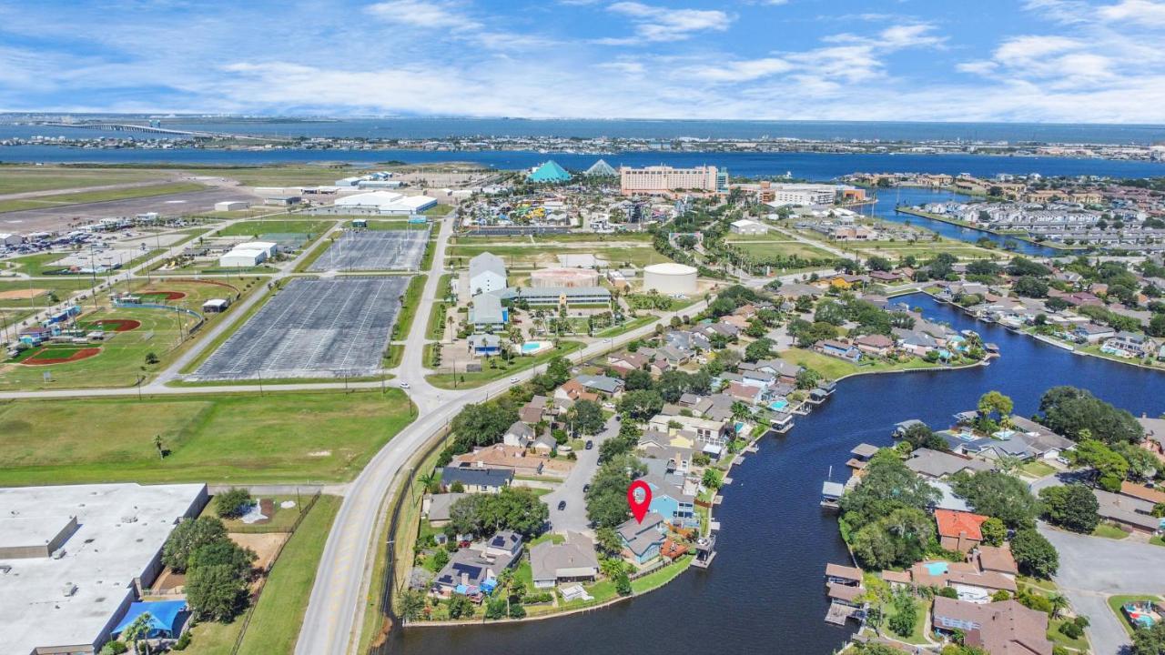 Beauty On The Water! Lake House Near The Beaches! Galveston Eksteriør billede