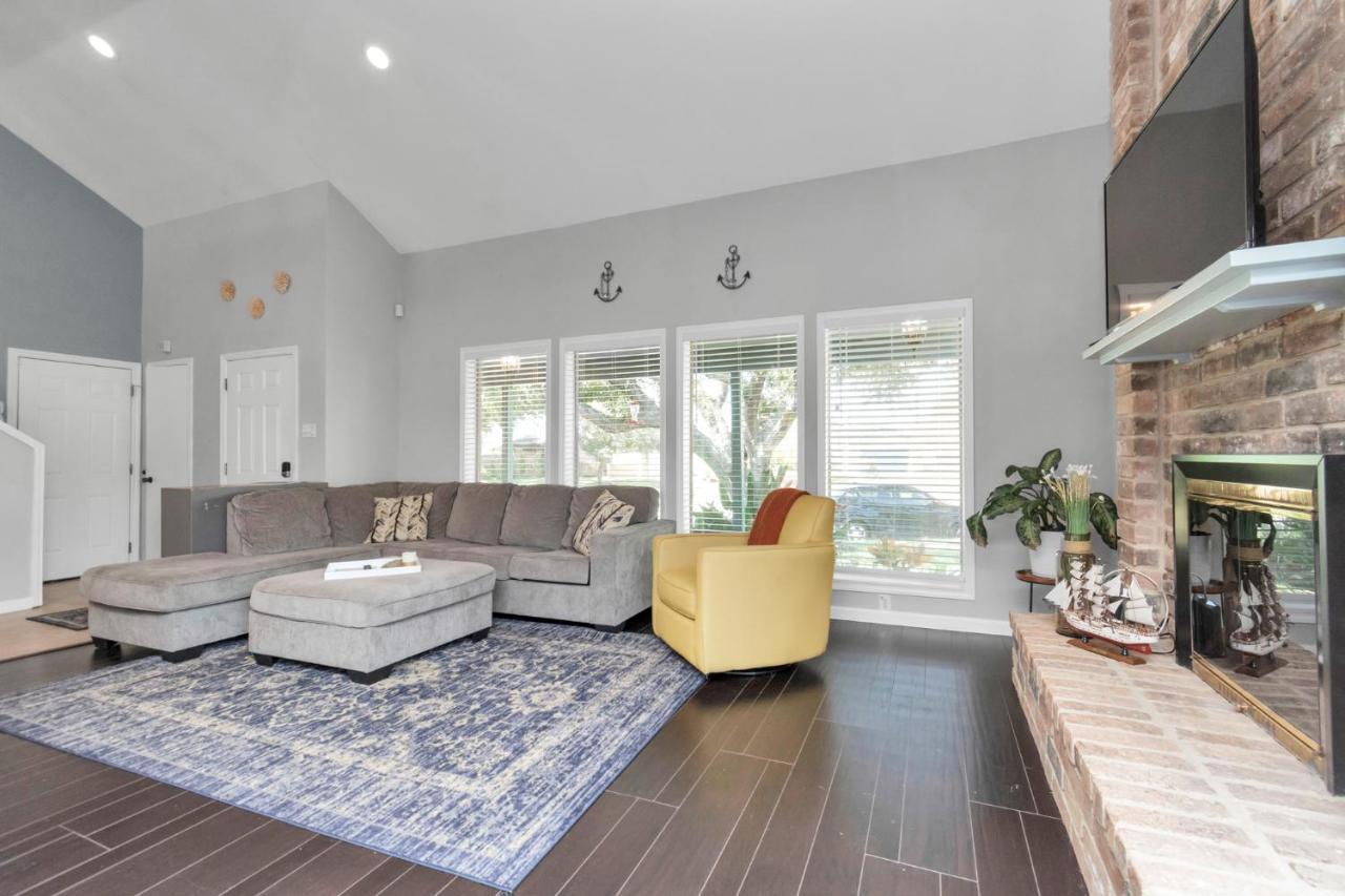 Beauty On The Water! Lake House Near The Beaches! Galveston Eksteriør billede
