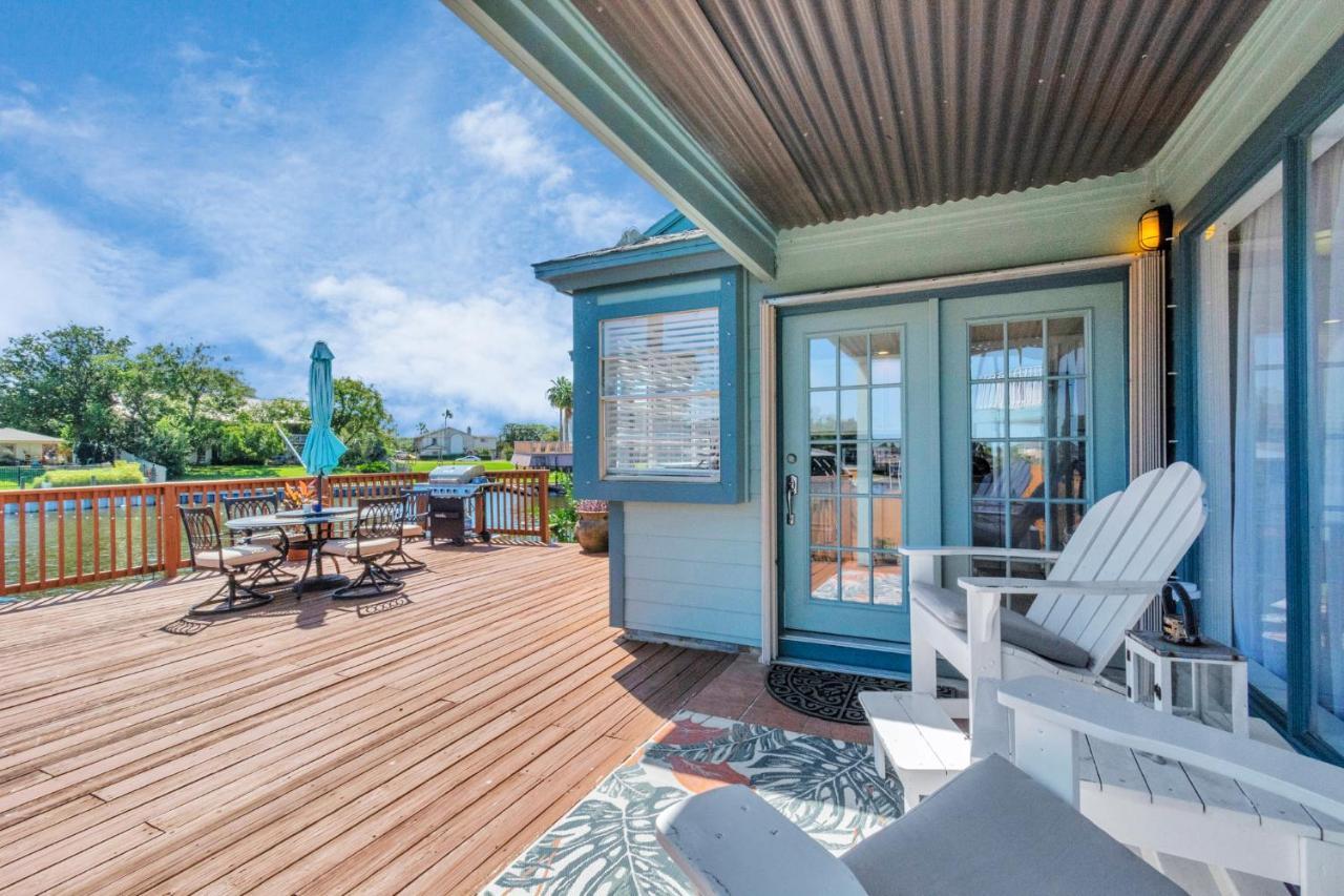 Beauty On The Water! Lake House Near The Beaches! Galveston Eksteriør billede
