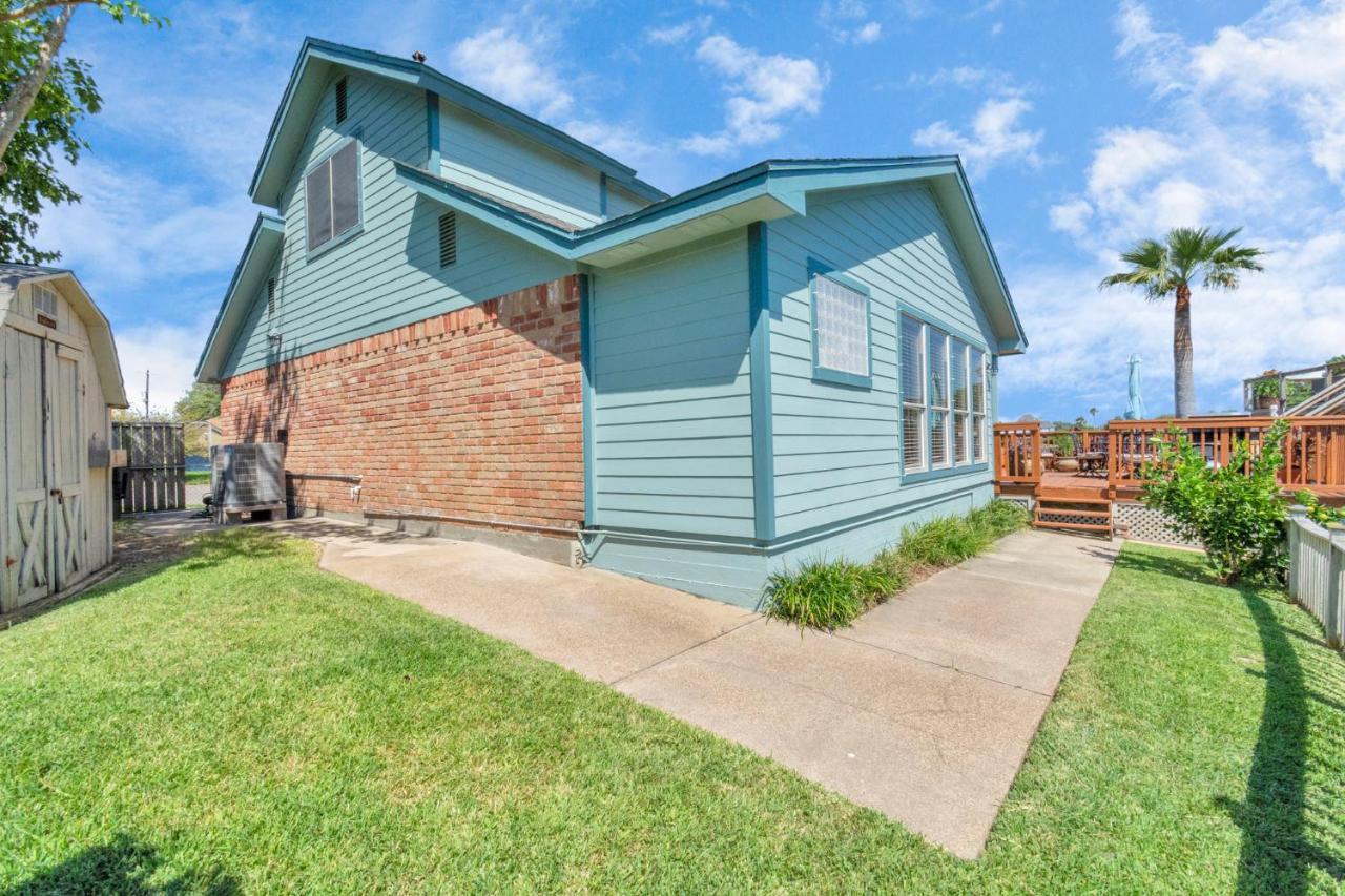 Beauty On The Water! Lake House Near The Beaches! Galveston Eksteriør billede