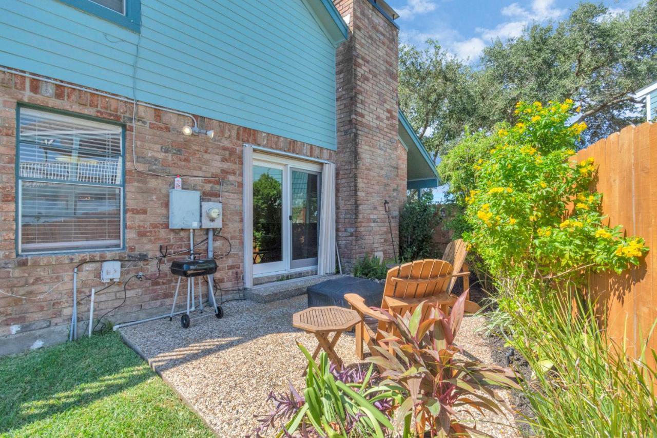 Beauty On The Water! Lake House Near The Beaches! Galveston Eksteriør billede